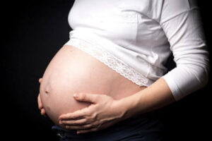 surrogate mother cost uk